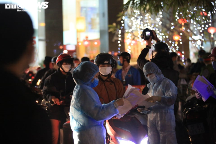 Có bệnh nhân nhiễm COVID-19, Hà Nội phong tỏa toàn bộ chung cư Sky City Tower - 1