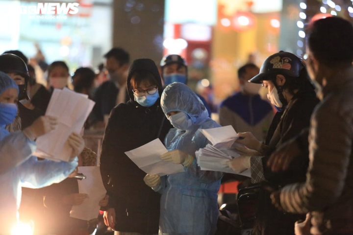 Có bệnh nhân nhiễm COVID-19, Hà Nội phong tỏa toàn bộ chung cư Sky City Tower - 2