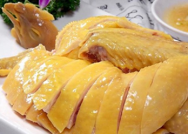 Bí quyết chặt thịt gà đẹp cho mâm cỗ Tết Tân Sửu 2021 - 2