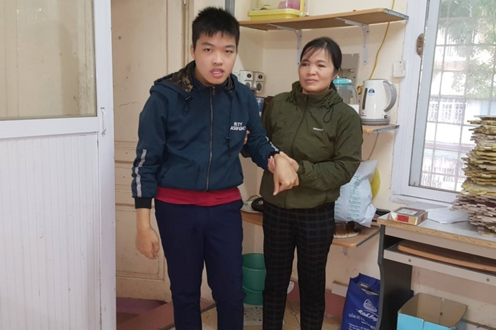 Nghị lực phi thường của cậu học trò bại não đoạt giải Nhì HSG quốc gia - 3