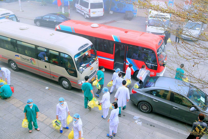 Quảng Ninh có thêm 2 trường hợp dương tính nCoV là chồng và bố chồng BN1627 - 2