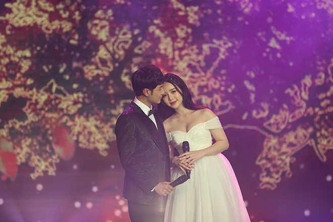 Quỳnh Kool e ấp nép vai song ca với 'người tình' Thanh Sơn - 1