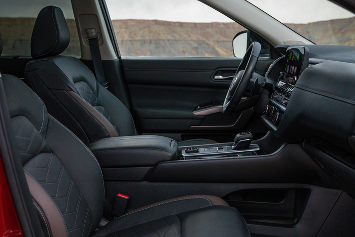 Nissan Pathfinder 2022 lộ diện, thiết kế 'vượt mặt' Ford Explorer - 9