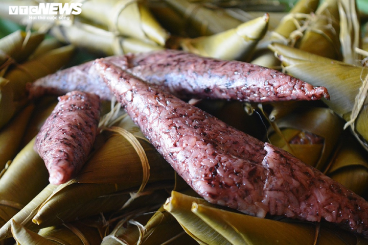 Năm Tân Sửu, thưởng thức bánh sừng trâu độc đáo trên dãy Trường Sơn - 2