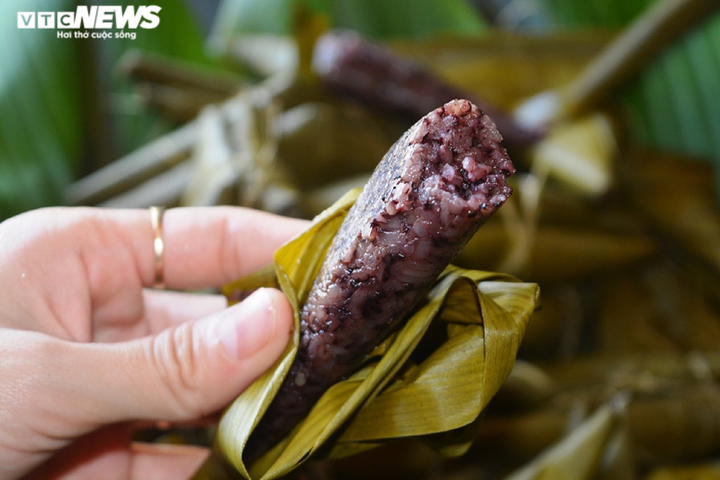 Năm Tân Sửu, thưởng thức bánh sừng trâu độc đáo trên dãy Trường Sơn - 3