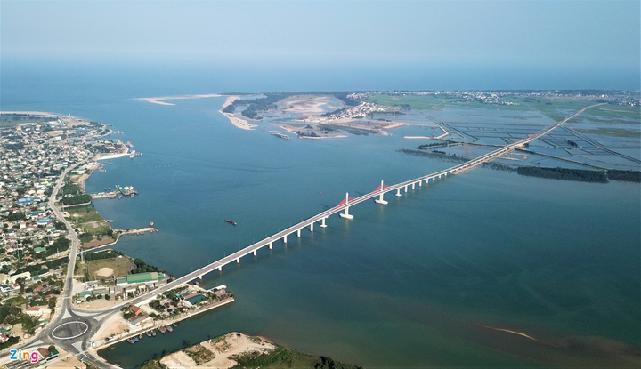 Cận cảnh cây cầu 950 tỷ đồng nối Nghệ An và Hà Tĩnh - 1