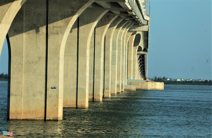 Cận cảnh cây cầu 950 tỷ đồng nối Nghệ An và Hà Tĩnh - 12