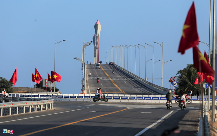 Cận cảnh cây cầu 950 tỷ đồng nối Nghệ An và Hà Tĩnh - 6