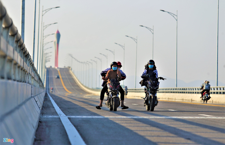 Cận cảnh cây cầu 950 tỷ đồng nối Nghệ An và Hà Tĩnh - 8