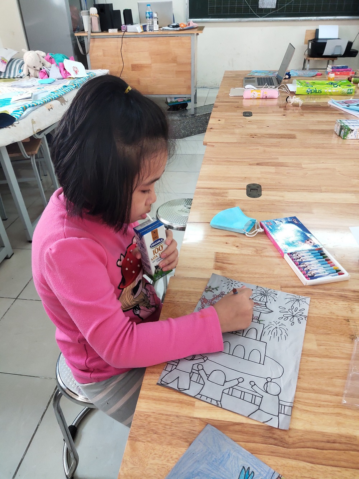 Vinamilk hỗ trợ 45.000 hộp sữa cho hơn 800 trẻ em đang cách ly - 3