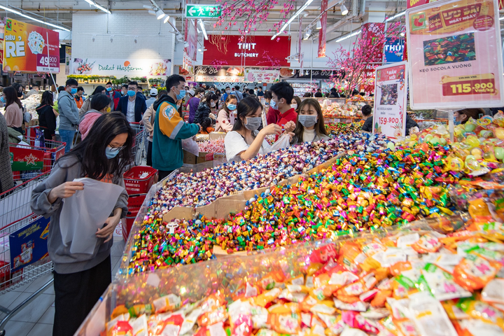 Ảnh: Chen chúc mua sắm trong ngày thứ bảy cuối cùng của năm Canh Tý - 4