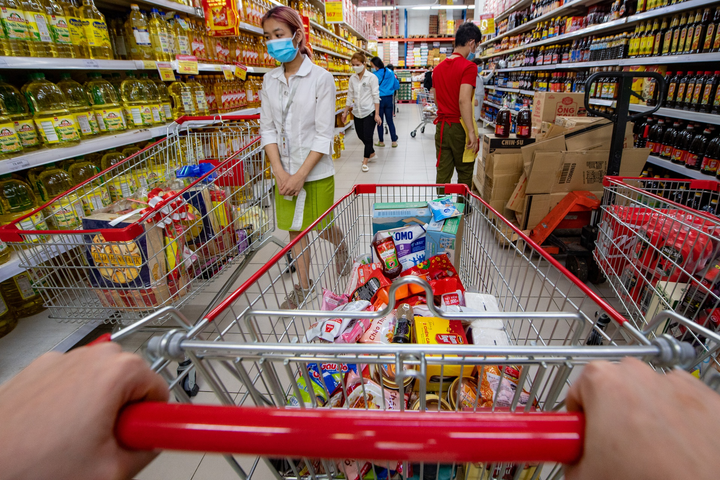 Ảnh: Chen chúc mua sắm trong ngày thứ bảy cuối cùng của năm Canh Tý - 8