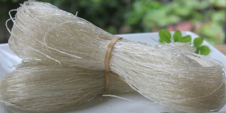 Mẹo xào miến không bị dính cho mâm cỗ Tết thêm hấp dẫn - 2