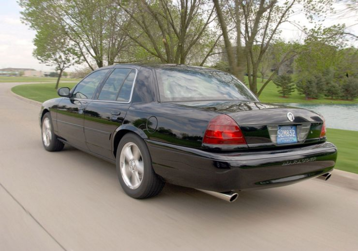 Những chiếc sedan hiệu suất tuyệt vời bị lãng quên - 16