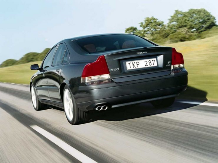 Những chiếc sedan hiệu suất tuyệt vời bị lãng quên - 20