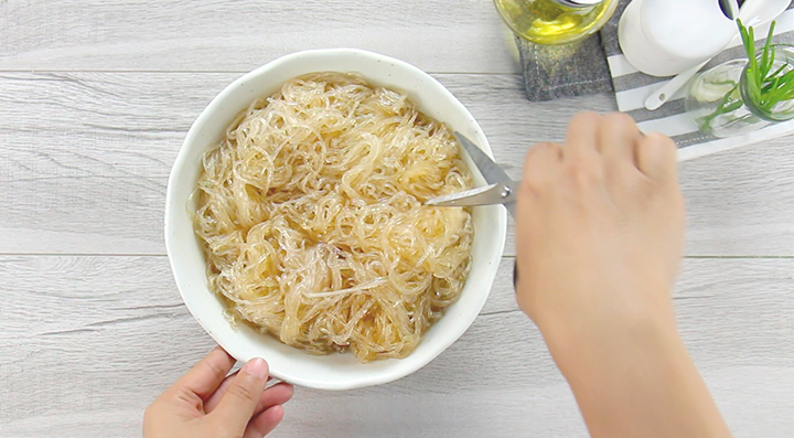 Mẹo xào miến không bị dính cho mâm cỗ Tết thêm hấp dẫn - 4