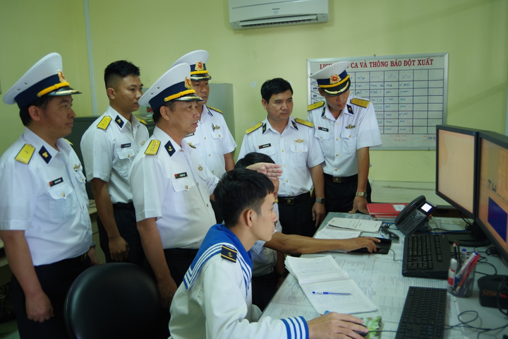 Những 'mắt thần' canh biển ngày Xuân - 3