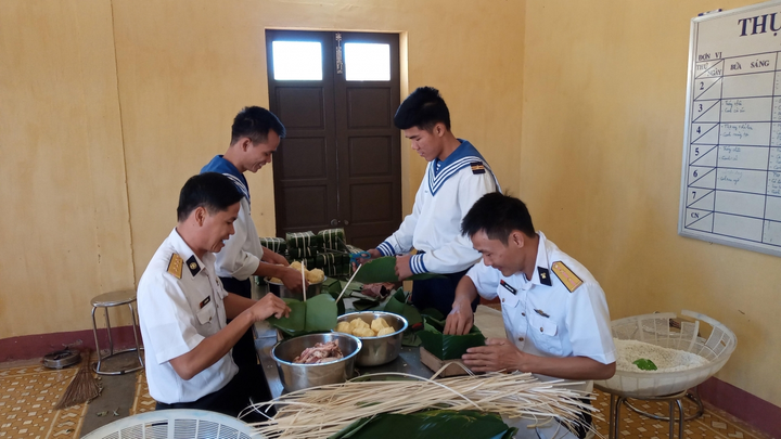 Những 'mắt thần' canh biển ngày Xuân - 6