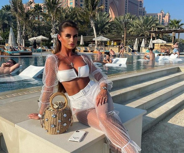 Bất chấp COVID-19, giới siêu giàu vẫn đi du lịch - 1