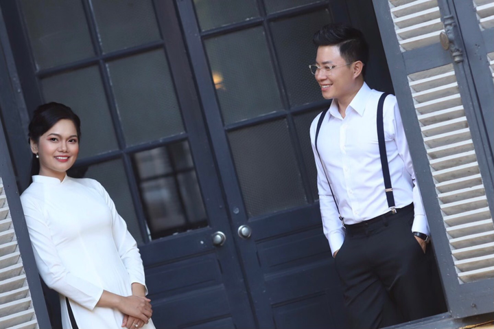 MC Lê Anh: Vợ bảo chụp ảnh với mấy cô xinh đẹp phải chỉn chu lên một chút - 1