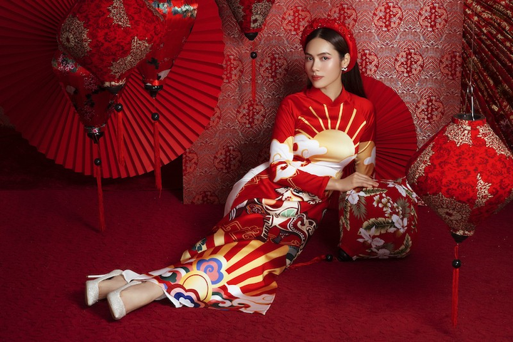 Hoa hậu Nguyễn Trần Khánh Vân rực rỡ diện áo dài Tết - 2