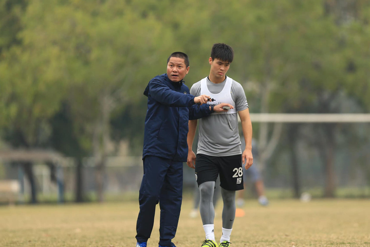 Duy Mạnh mong trở lại sân cỏ, Thành Chung mơ đá K-League - 3