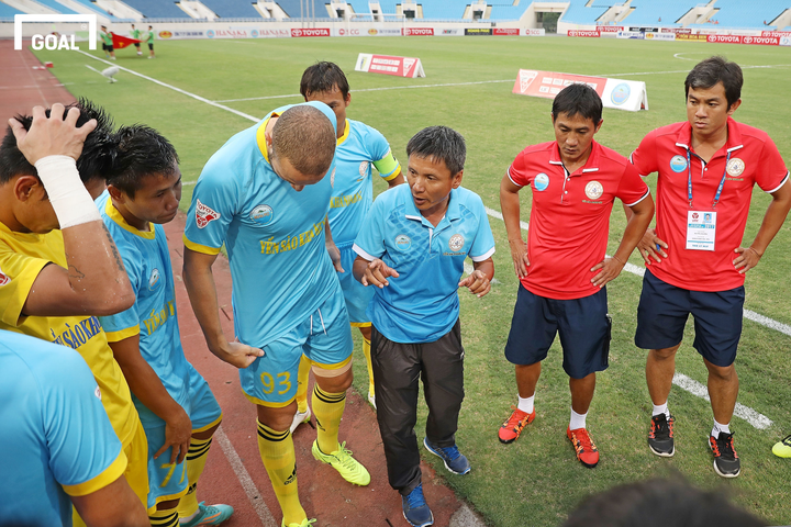 U21 Khánh Hòa: Cầu thủ nhận 70.000 đồng tiền ăn, phải cưa gỗ kiếm sống - 4