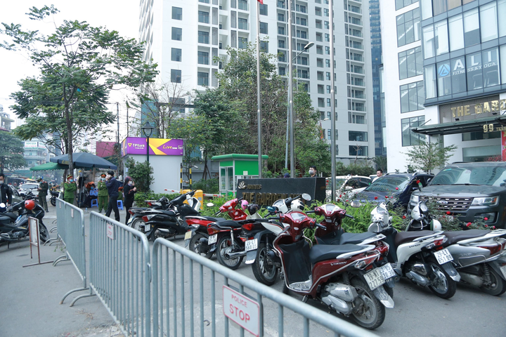 Hà Nội thêm 2 ca dương tính SARS-CoV-2 đều ở chung cư Garden Hill - 1