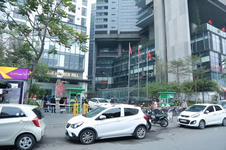 Xuất hiện ca COVID-19, Hà Nội phong tỏa 2 tòa nhà chung cư Garden Hill - 2