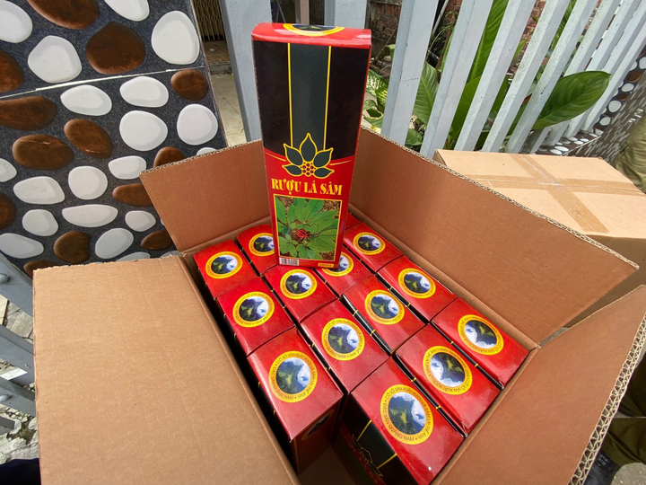 Hơn 100 chai rượu làm giả thương hiệu sâm Ngọc Linh - 1