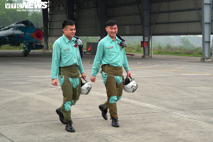 Chiêm ngưỡng 'đôi cánh ma thuật' Su-22M4 xuất kích ngày Xuân - 11