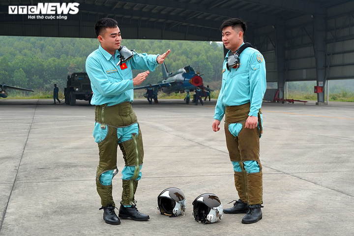 Chiêm ngưỡng 'đôi cánh ma thuật' Su-22M4 xuất kích ngày Xuân - 12