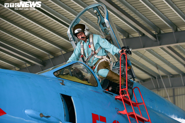 Chiêm ngưỡng 'đôi cánh ma thuật' Su-22M4 xuất kích ngày Xuân - 2
