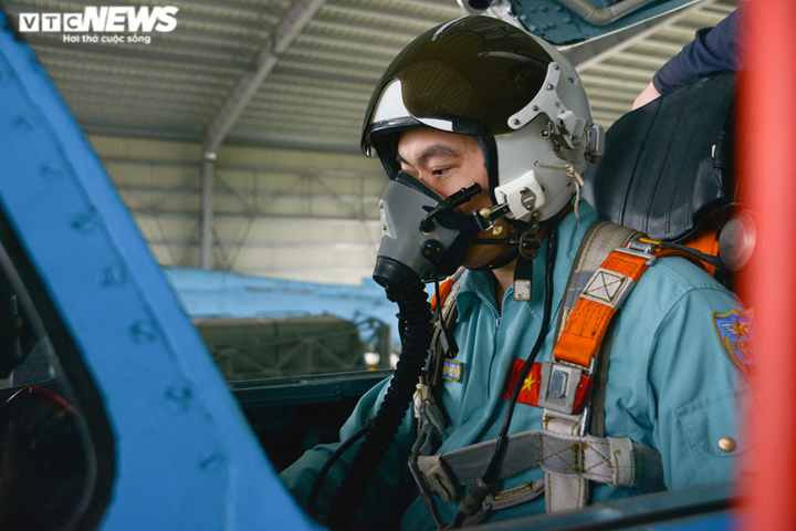 Chiêm ngưỡng 'đôi cánh ma thuật' Su-22M4 xuất kích ngày Xuân - 3