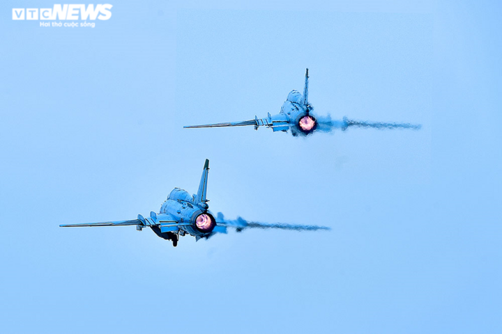 Chiêm ngưỡng 'đôi cánh ma thuật' Su-22M4 xuất kích ngày Xuân - 8