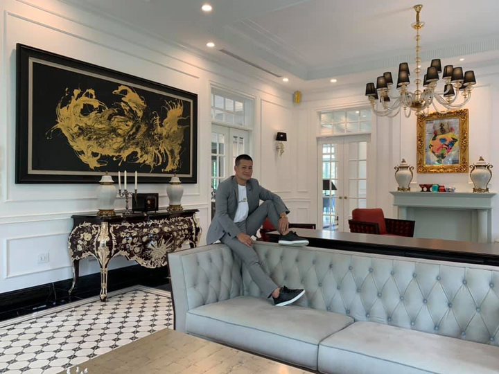 Mê mẩn ngắm không gian sống ngập tràn hoa của đạo diễn Việt Tú - 2