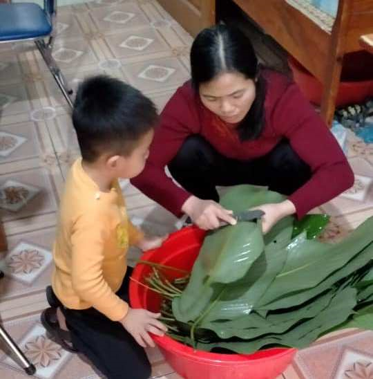 Giáo viên không về quê, ở lại vùng cao chống dịch COVID-19, vui Tết cùng học trò - 2