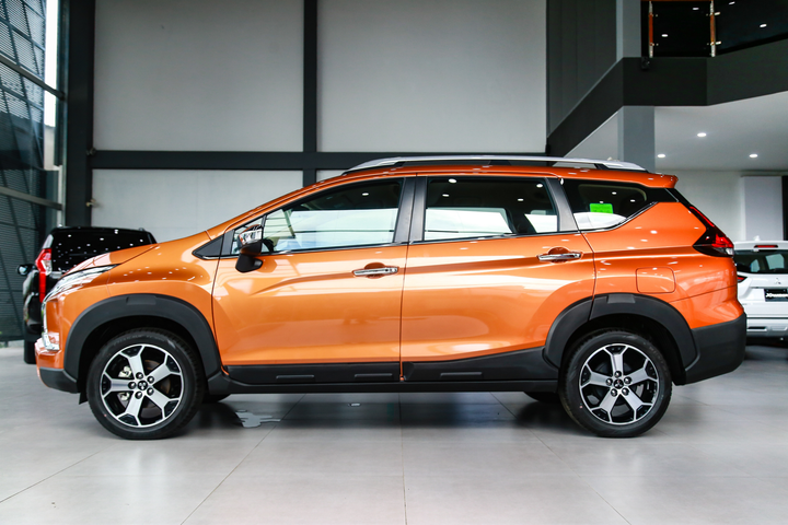 Những lựa chọn SUV 7 chỗ có giá lăn bánh dưới 1 tỷ đồng tại Việt Nam - 10