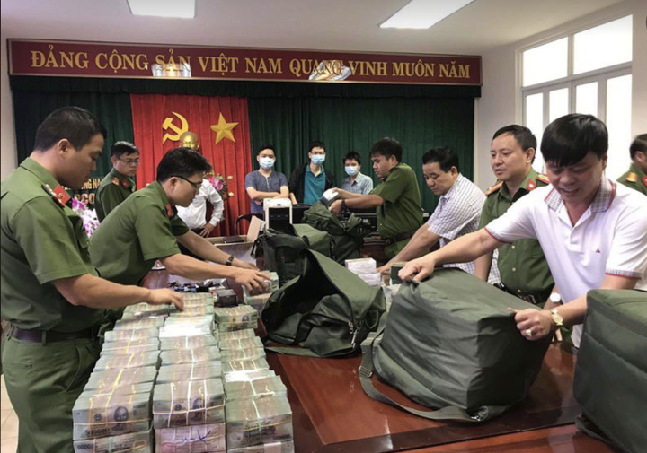 Bắt đường dây làm giả cả triệu lít xăng, thu hơn 100 tỷ đồng ở Đồng Nai - 2