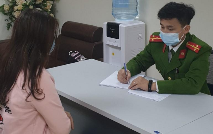 Giám đốc tặng bạn pháo hoa nổ làm quà Tết - 1