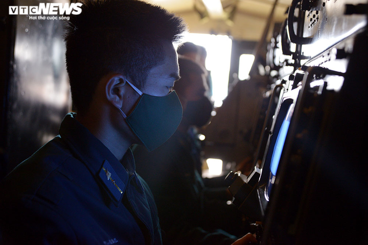 Ảnh: Xem chiến sĩ Trung đoàn tên lửa trực chiến canh giữ vùng trời Tổ quốc - 2