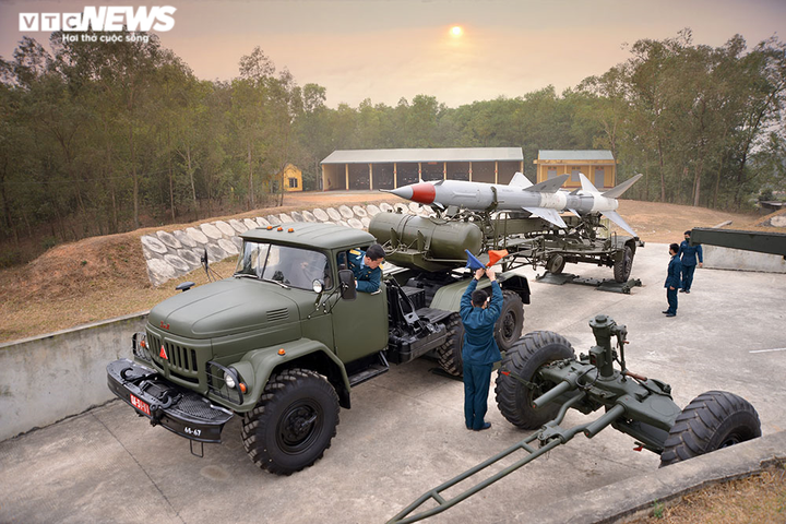 Ảnh: Xem chiến sĩ Trung đoàn tên lửa trực chiến canh giữ vùng trời Tổ quốc - 5