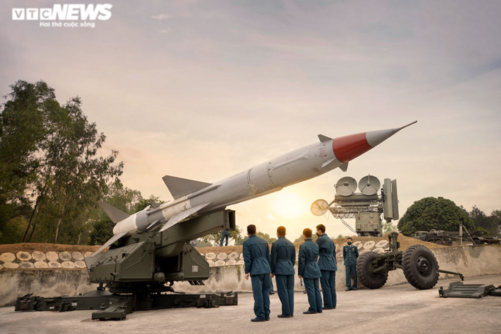 Ảnh: Xem chiến sĩ Trung đoàn tên lửa trực chiến canh giữ vùng trời Tổ quốc - 7
