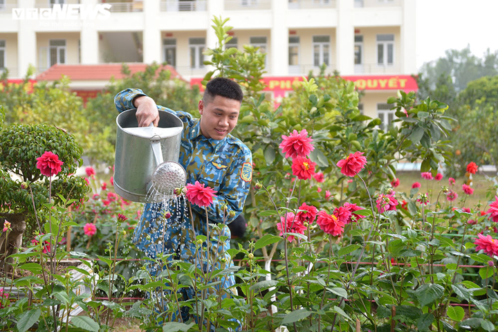 Ảnh: Xem chiến sĩ Trung đoàn tên lửa trực chiến canh giữ vùng trời Tổ quốc - 8