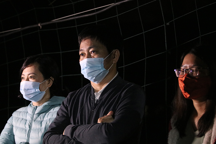 Ảnh: Xúc động phút giây học sinh trường Xuân Phương được về nhà đón Tết - 5