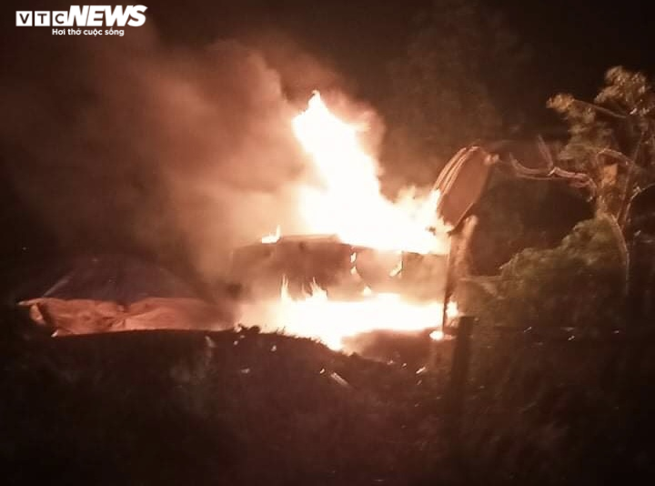 Bị kẻ gian thiêu rụi máy múc gần 1 tỷ đồng ngay ngày giáp Tết - 2