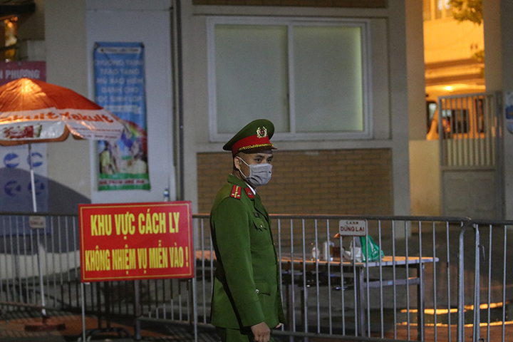 Ảnh: Xúc động phút giây học sinh trường Xuân Phương được về nhà đón Tết - 1