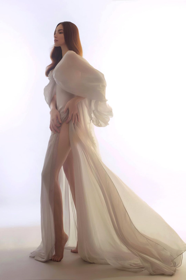 Hồ Ngọc Hà mặc váy cưới, Mr Đàm 'đặt gạch' chờ tiệc mừng - 3