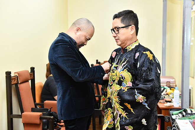 NTK Đức Hùng kể chuyện may trang phục cho Táo Quân 2021 - 4