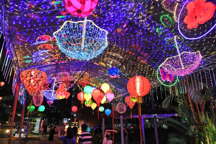 Ảnh: Không khí Tết Nguyên đán khác lạ tại nhiều nước trên thế giới - 9